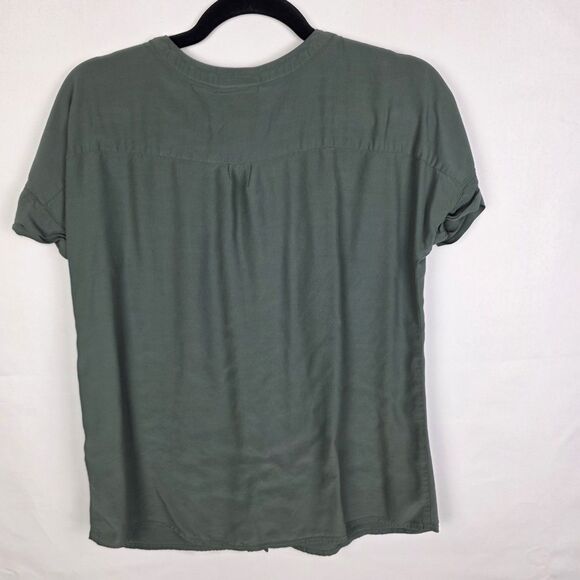 J. JILL Short Sleeve Button Up Green Lightweight Blouse Size Small Tall Neutral - Picture 2 of 6